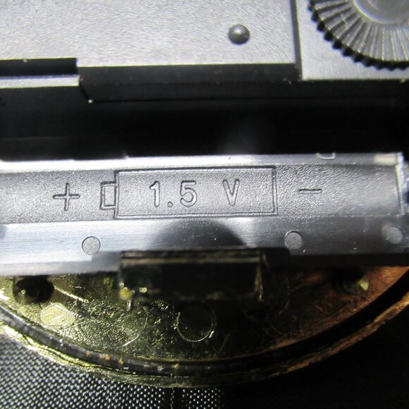 Vintage Style Mantle Clock (Heavy Polyresin) Battery Operated - Picture 11 of 11